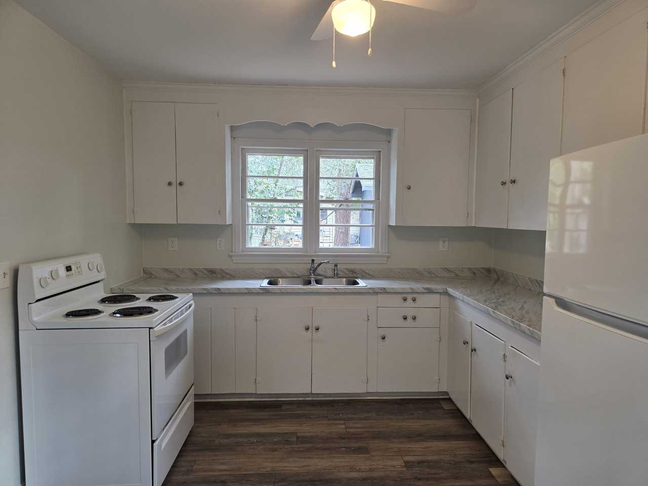 615 Pine Dr #1 - Photo 4 of 14