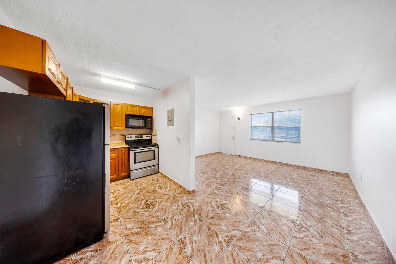301 Nw 177th St #201 - Photo 5 of 20