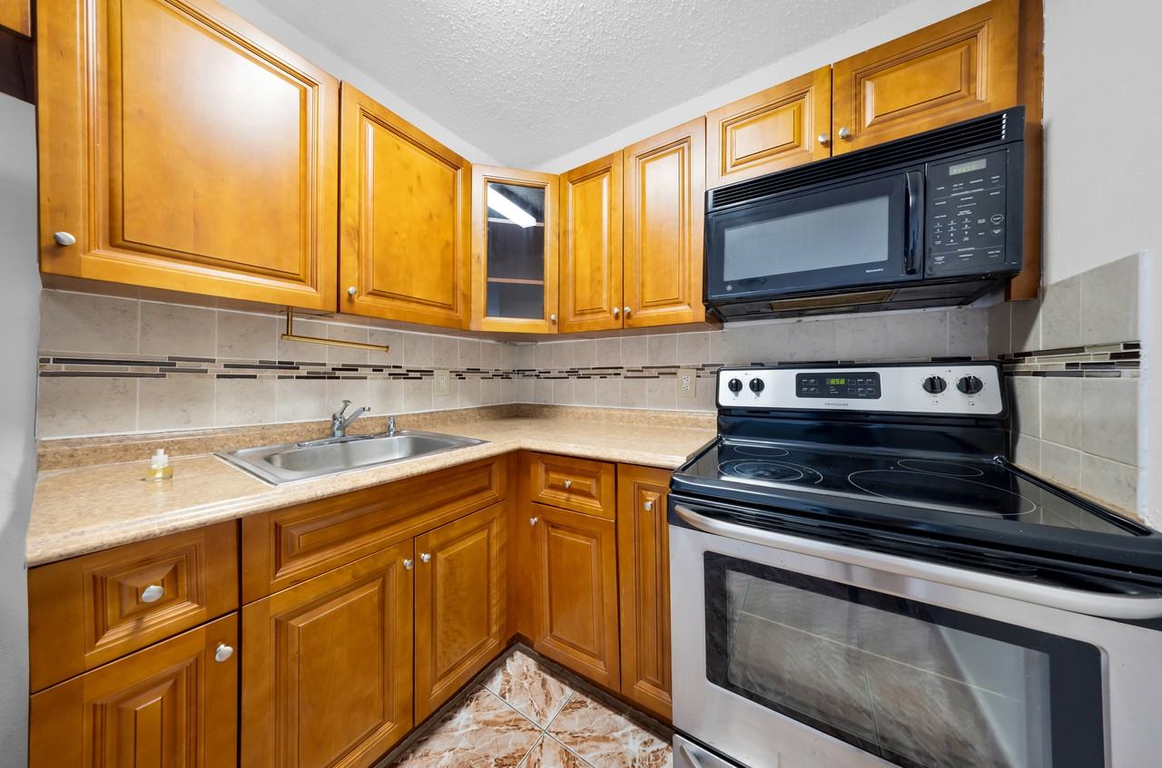 301 Nw 177th St #201 - Photo 7 of 20
