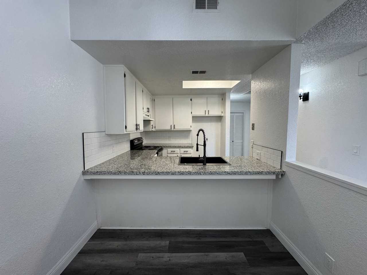 6013 Auburn Oaks Dr - Photo 4 of 10