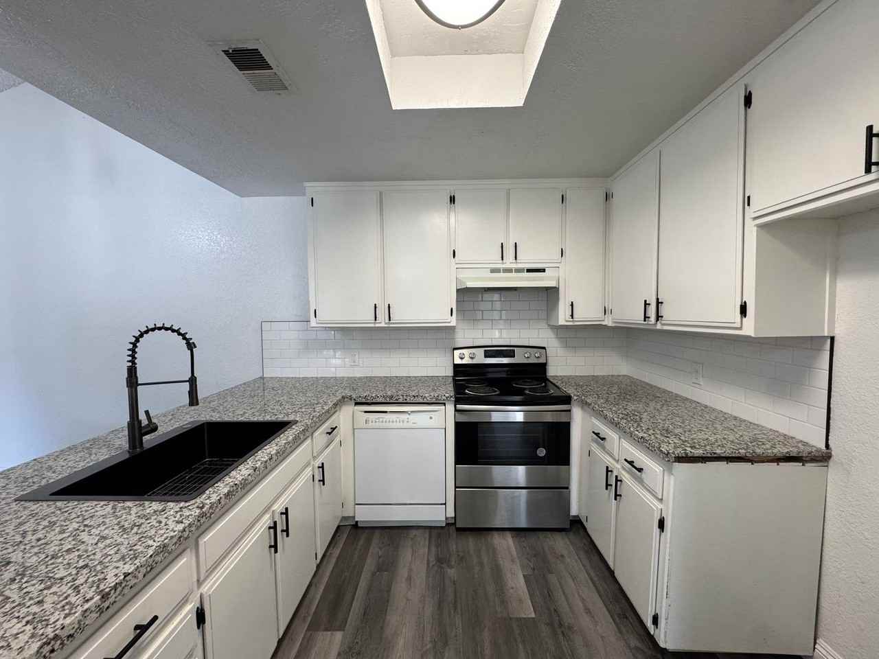 6013 Auburn Oaks Dr - Photo 5 of 10