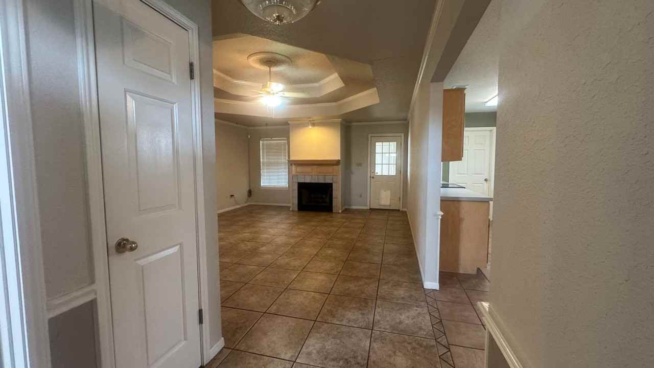 3701 Water Oak Dr - Photo 3 of 23