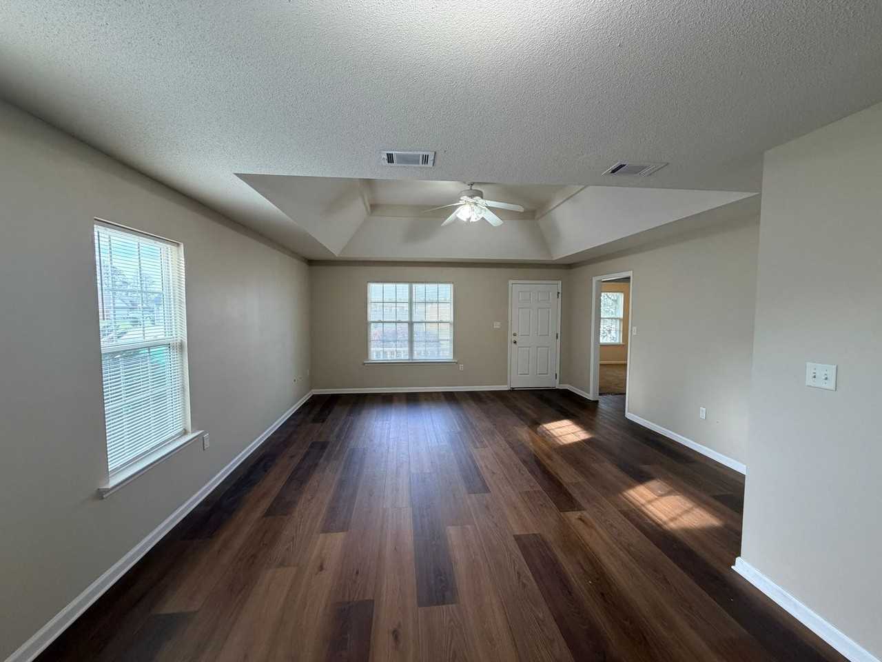 5759 Fontana Rd - Photo 2 of 16