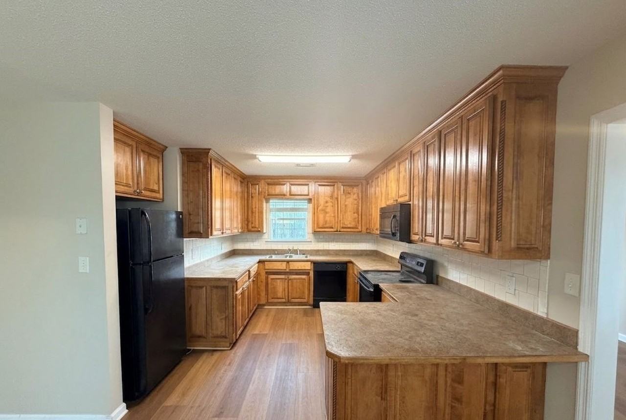 5759 Fontana Rd - Photo 3 of 16