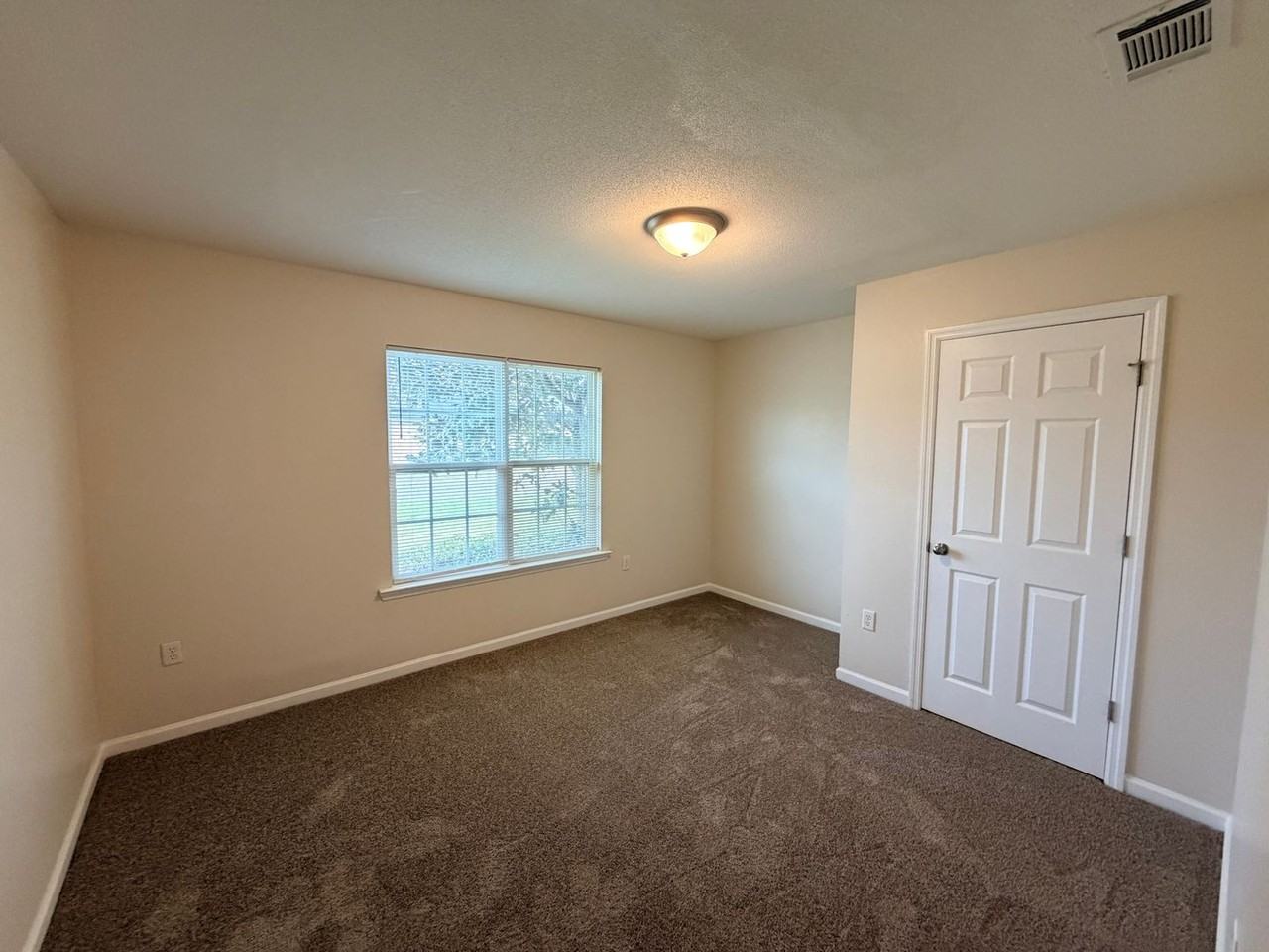 5759 Fontana Rd - Photo 4 of 16