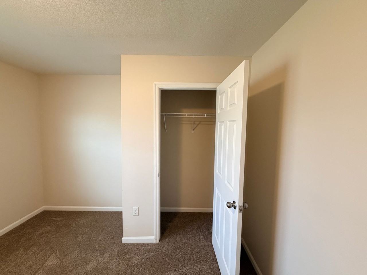 5759 Fontana Rd - Photo 5 of 16