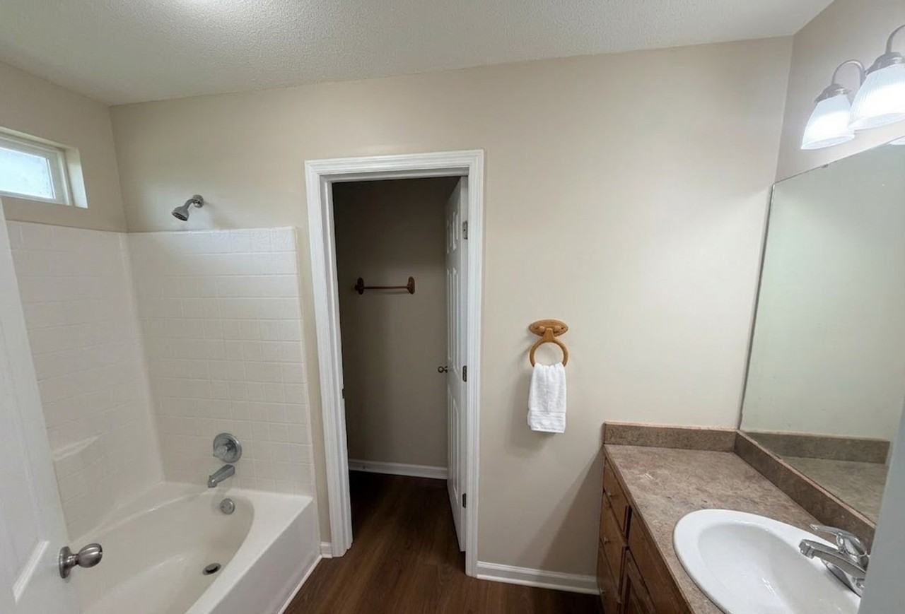 5759 Fontana Rd - Photo 6 of 16