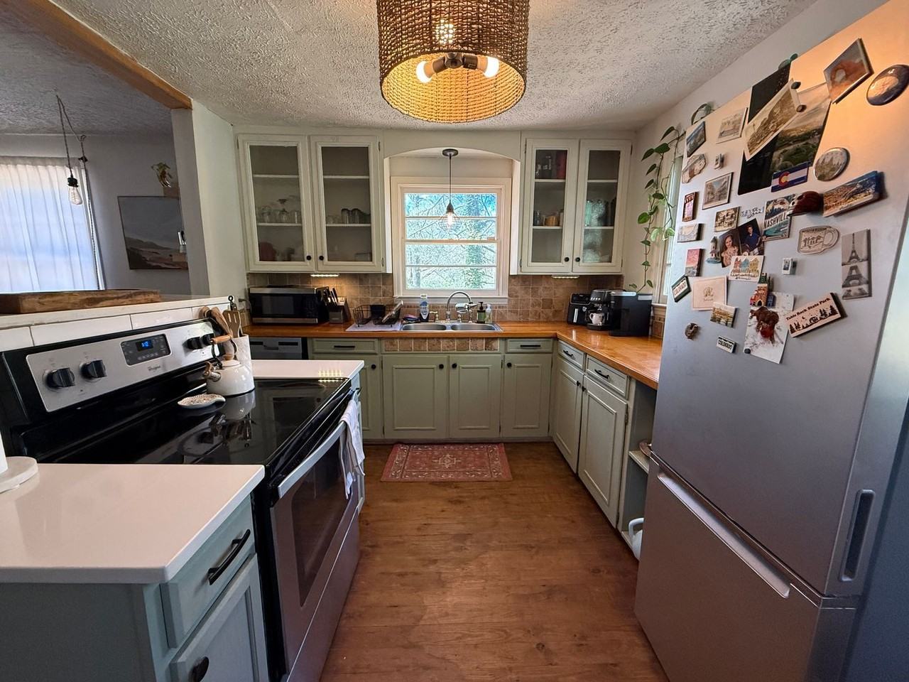 199 Mimosa Dr - Photo 3 of 15