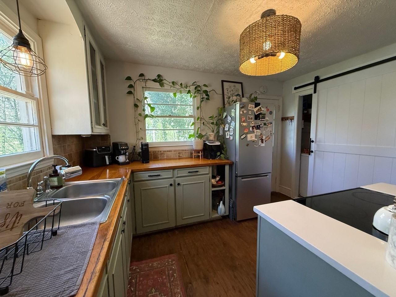 199 Mimosa Dr - Photo 4 of 15