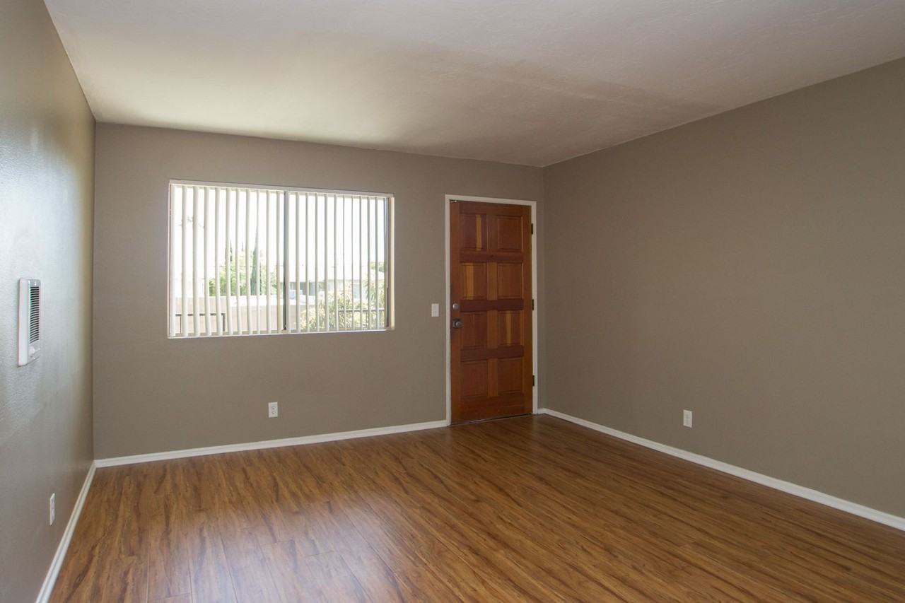 3712 Grim Ave - Photo 2 of 10