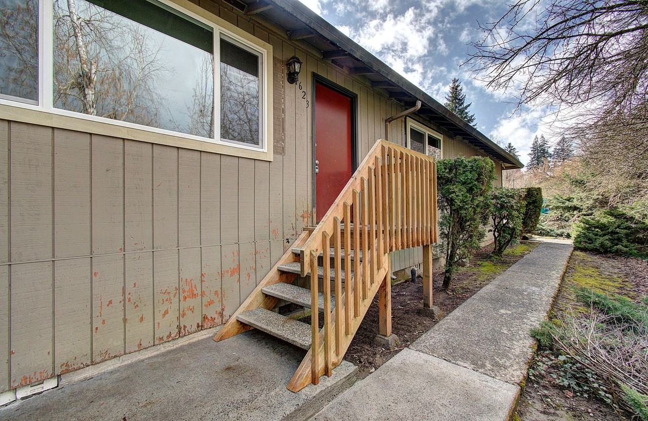 1623 Ash St - Photo 2 of 20