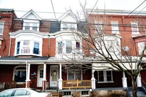 featured image of 903 1/2 W Allen St