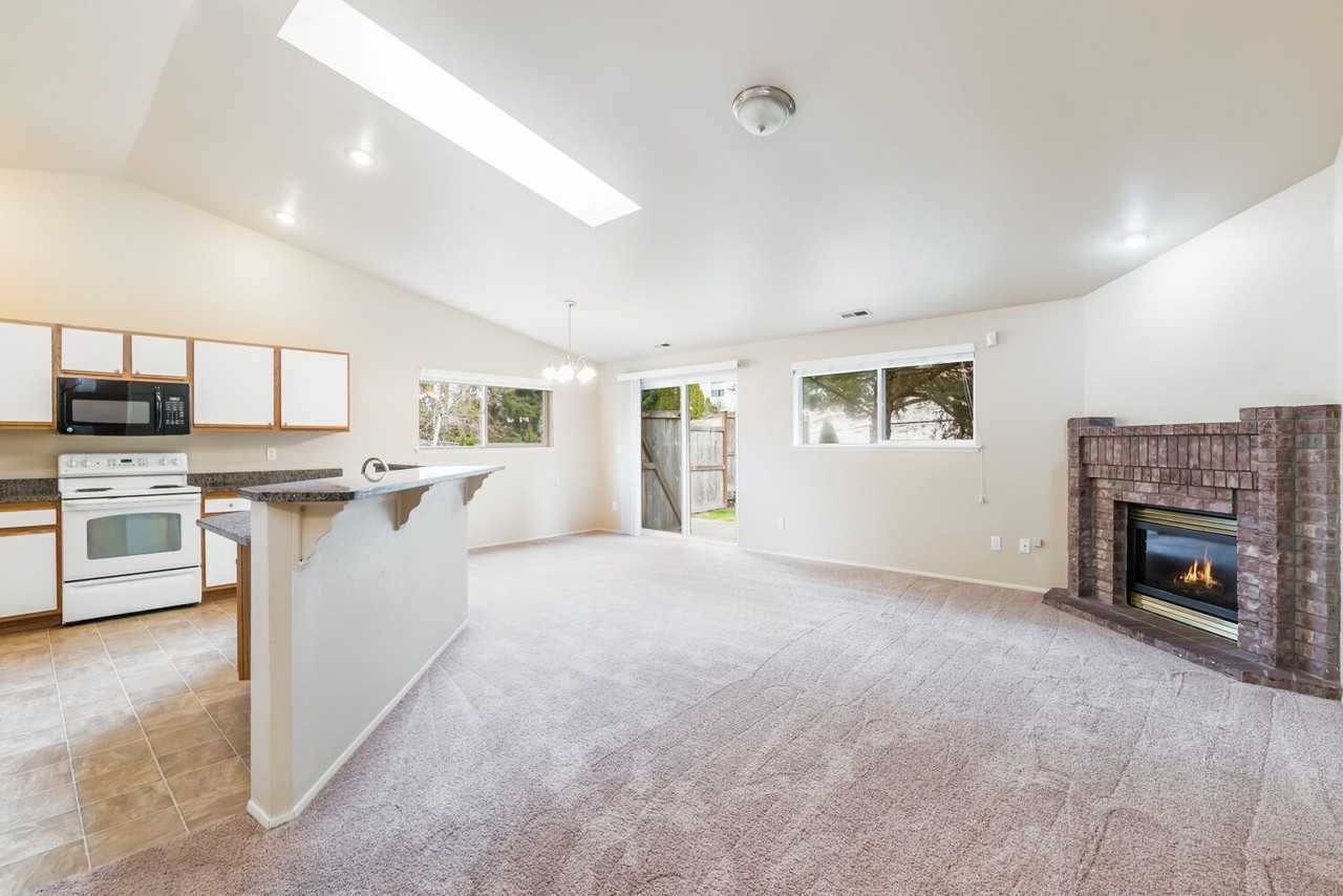 12215 121st Avenue Ct E - Photo 3 of 15