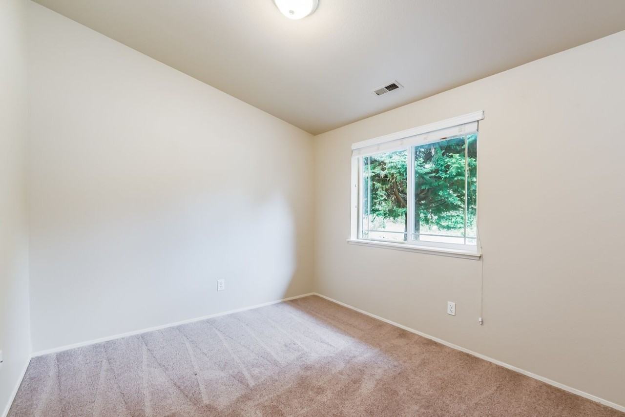 12215 121st Avenue Ct E - Photo 7 of 15