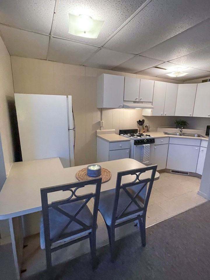 CV IV - Photo 4 of 15