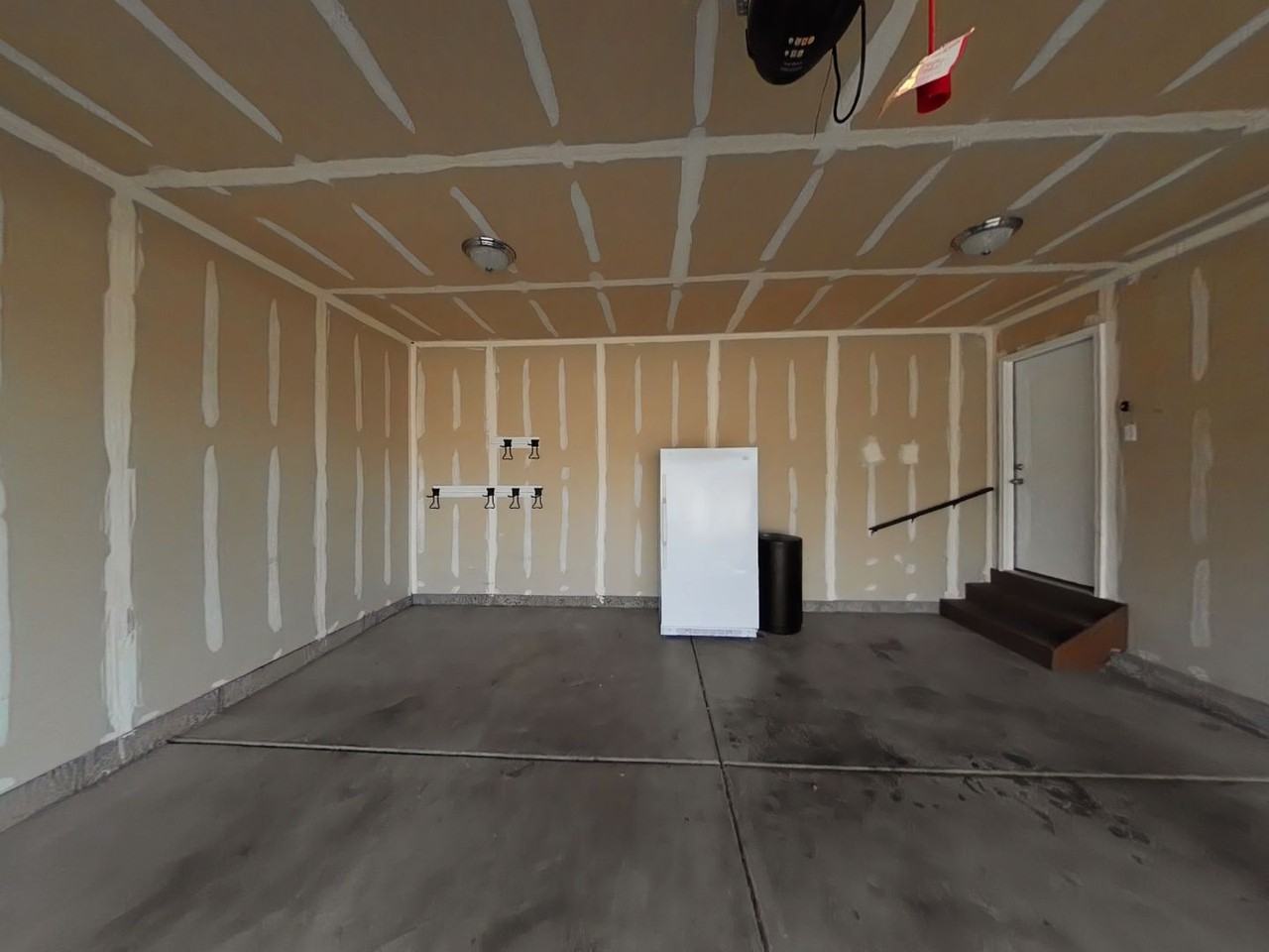 1071 W 530 N - Photo 4 of 24