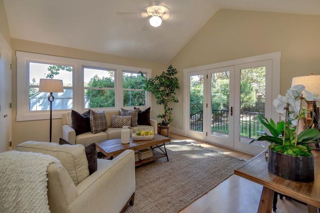 536 G St - Photo 5 of 24