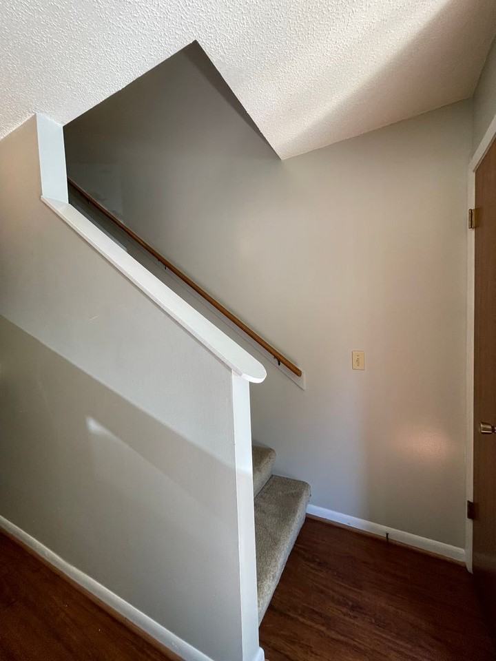 220 Candlebrook Dr - Photo 3 of 19