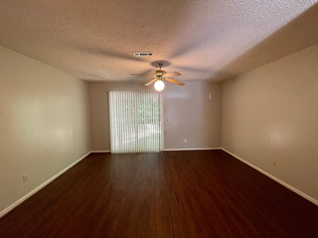 220 Candlebrook Dr - Photo 7 of 19