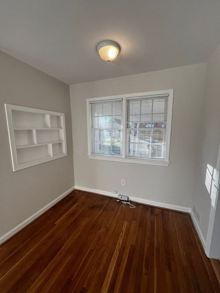 7908 Wellington Rd - Photo 6 of 20