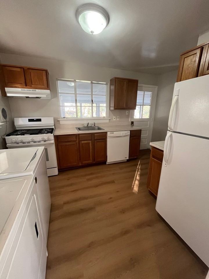 7908 Wellington Rd - Photo 7 of 20