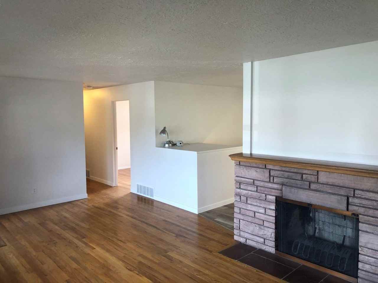 6330 N Elmhurst St - Photo 3 of 28