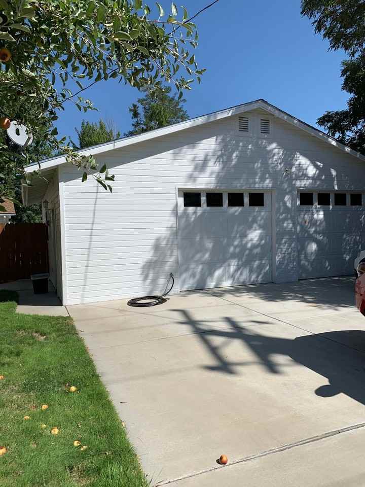 2775 Underwood Ln - Photo 2 of 48