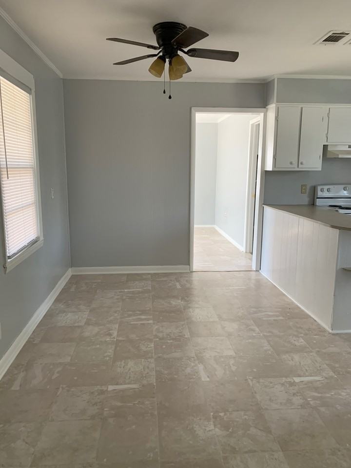 773 Shuman St - Photo 2 of 11