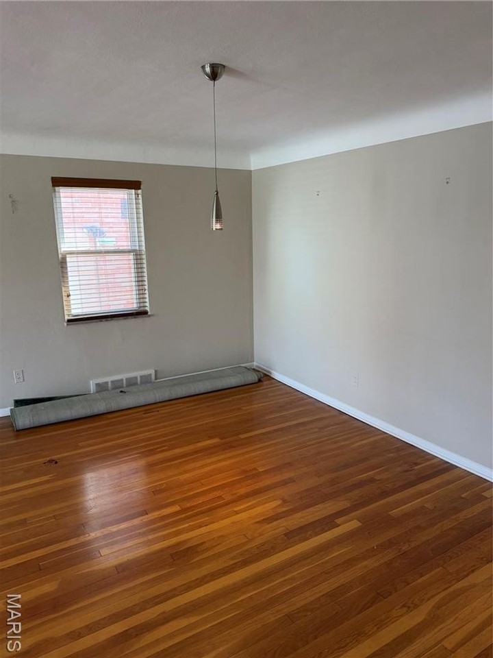 7828 Cornell Ave - Photo 3 of 18