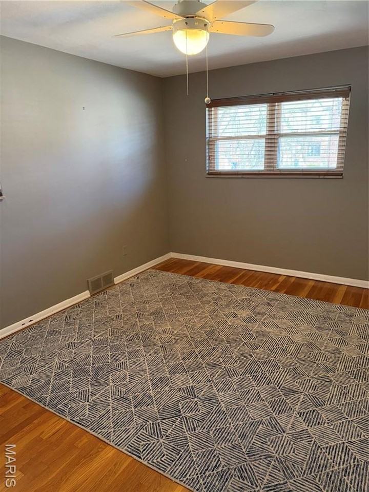 7828 Cornell Ave - Photo 5 of 18