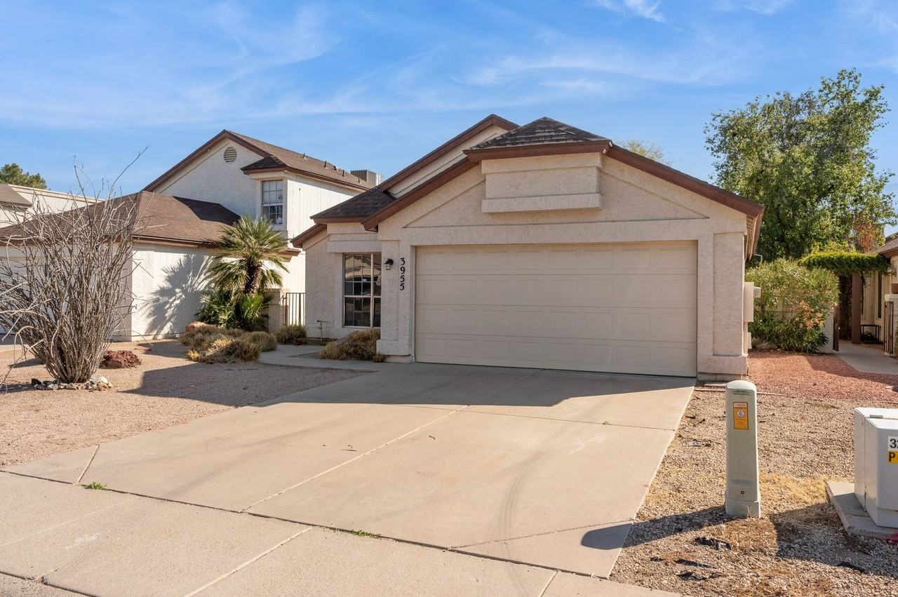 3955 W Butler St - Photo 2 of 27