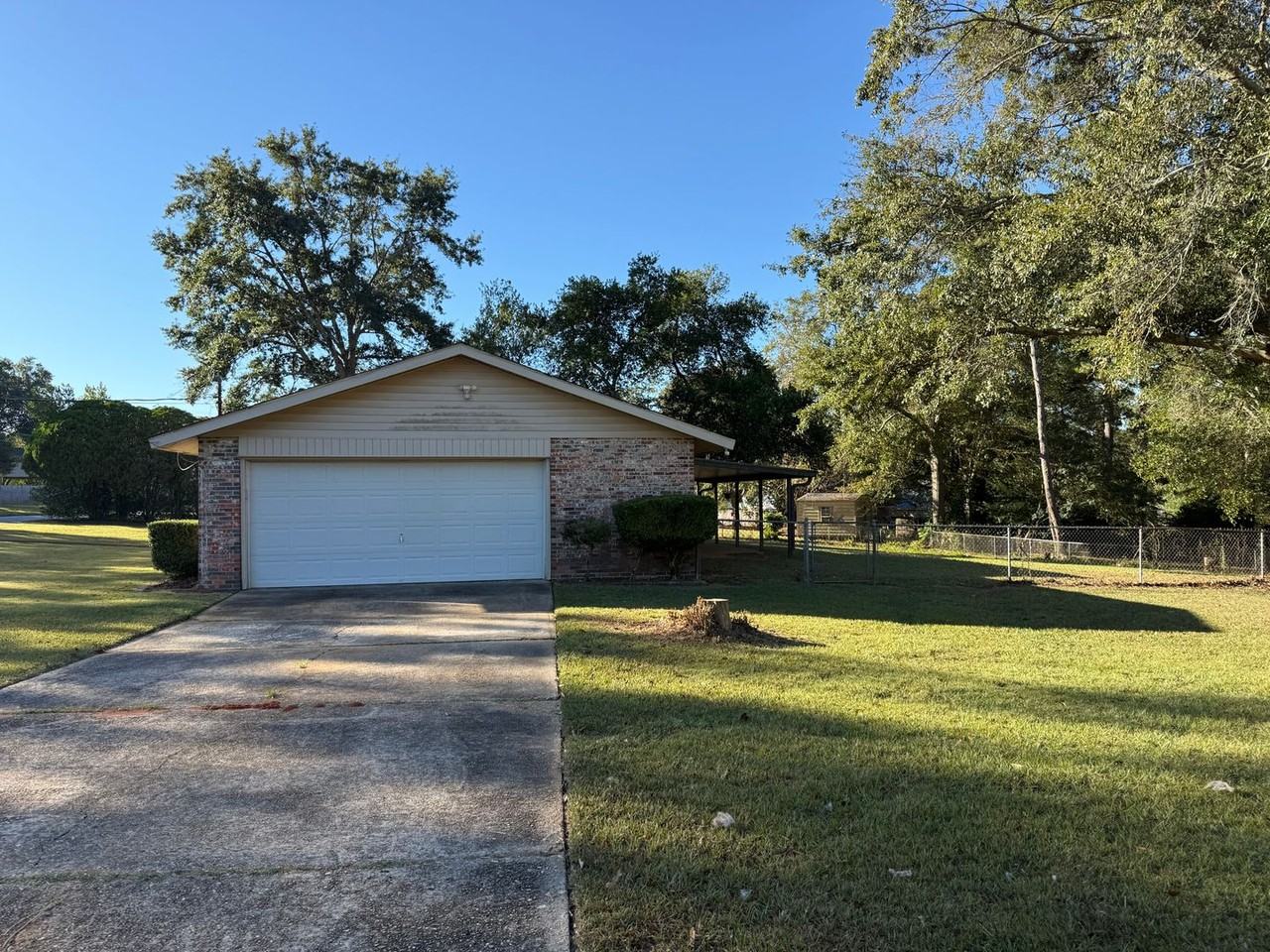 103 Meadowlark Ln - Photo 6 of 37