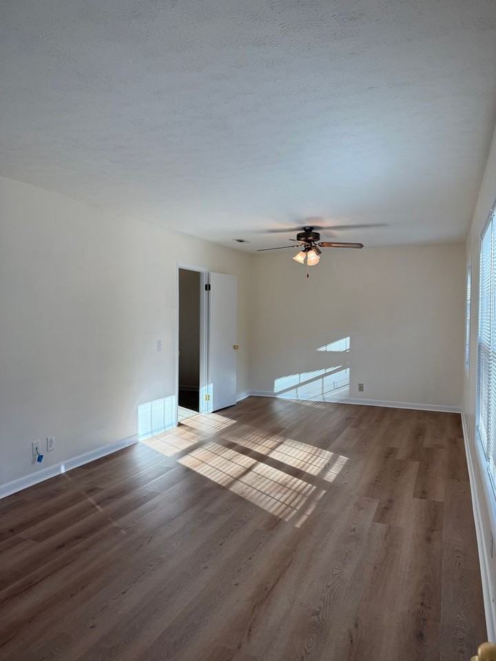 103 Meadowlark Ln - Photo 7 of 37