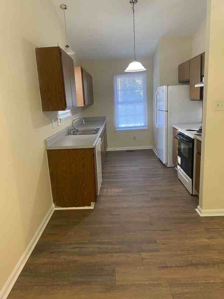 1911 Fidelity Dr - Photo 5 of 15