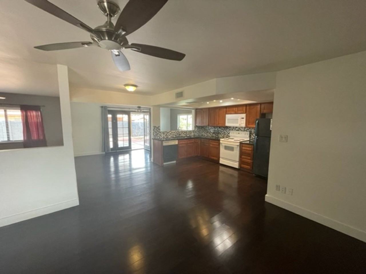 19016 N 13th Dr - Photo 3 of 31