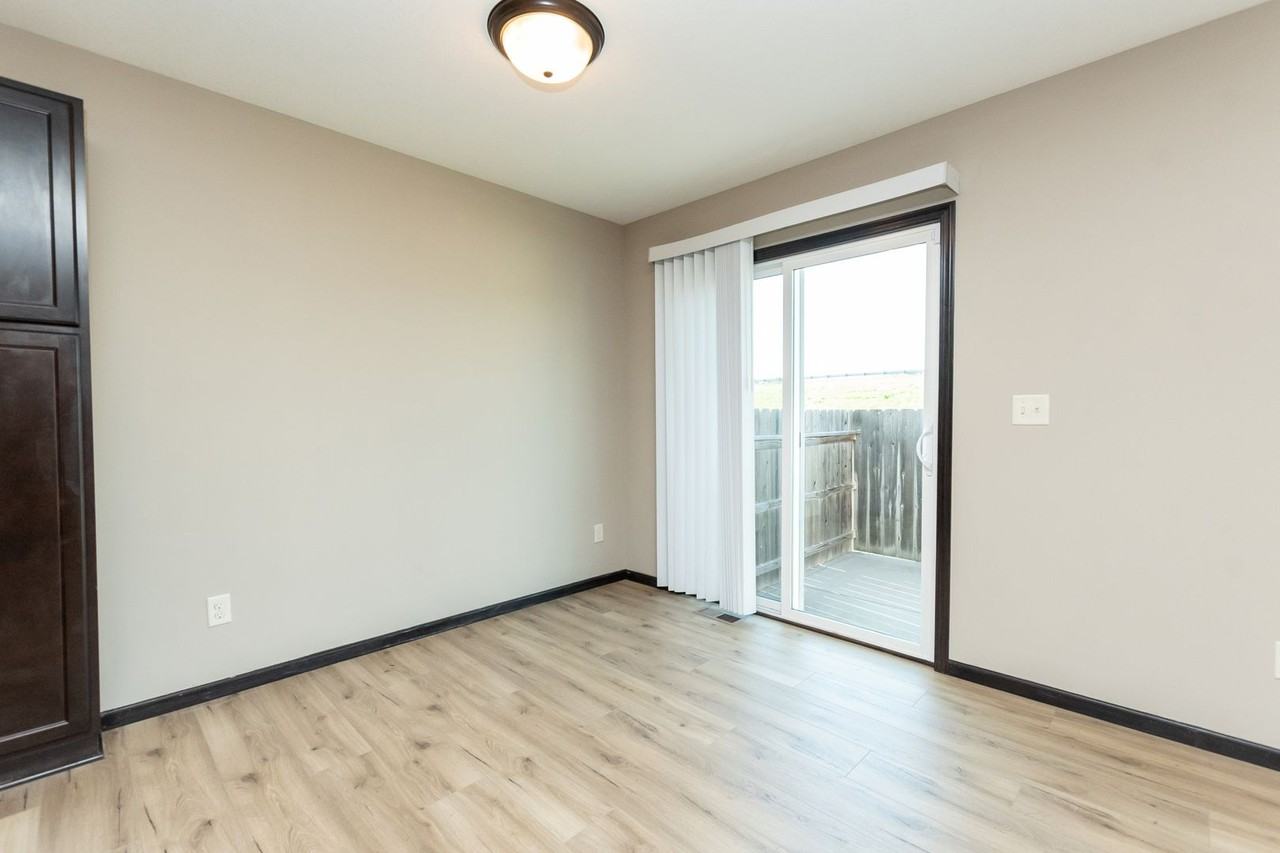 11050 E Fawn Grove St - Photo 3 of 33