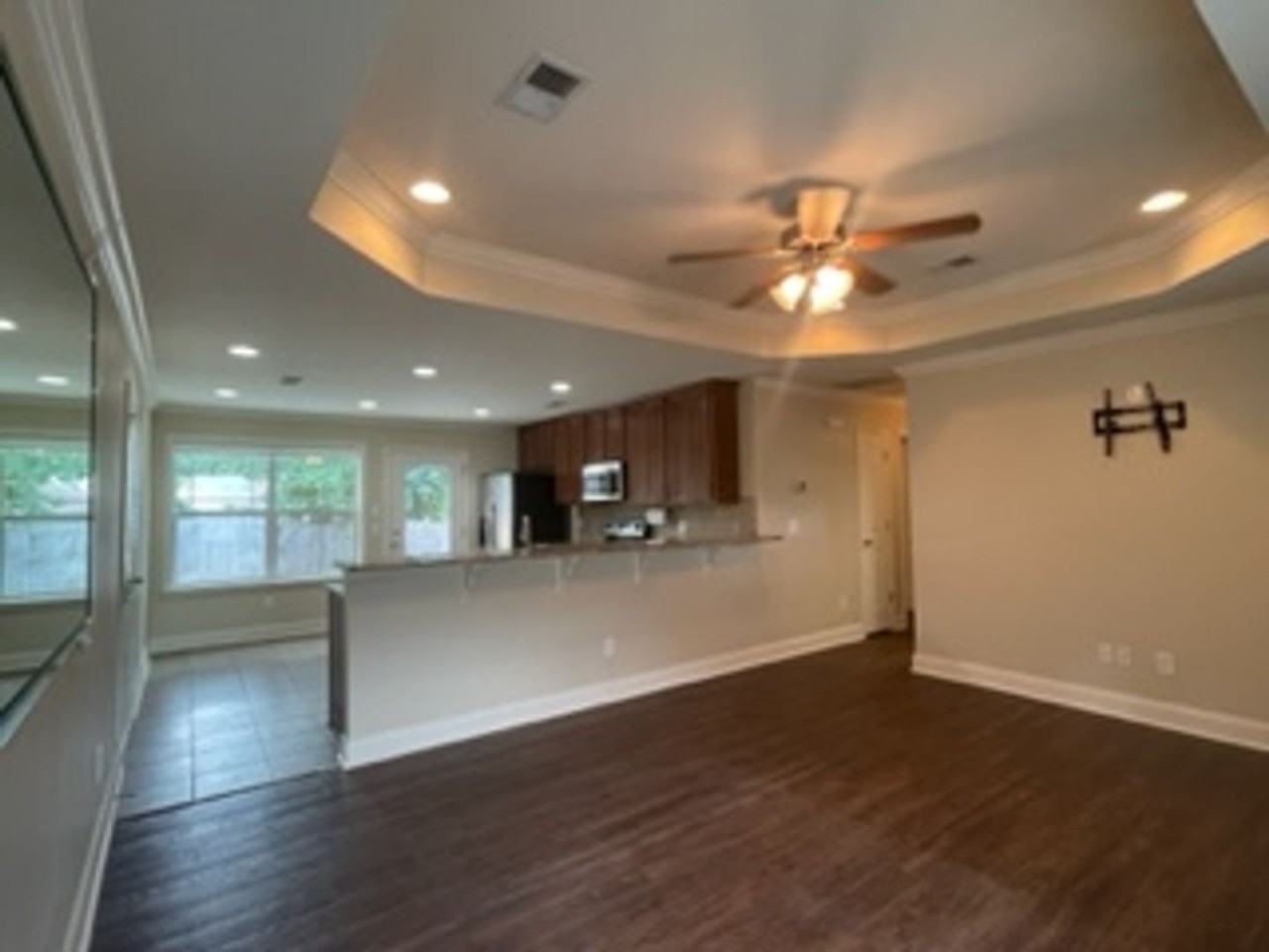 821 Bristol Ct - Photo 5 of 18