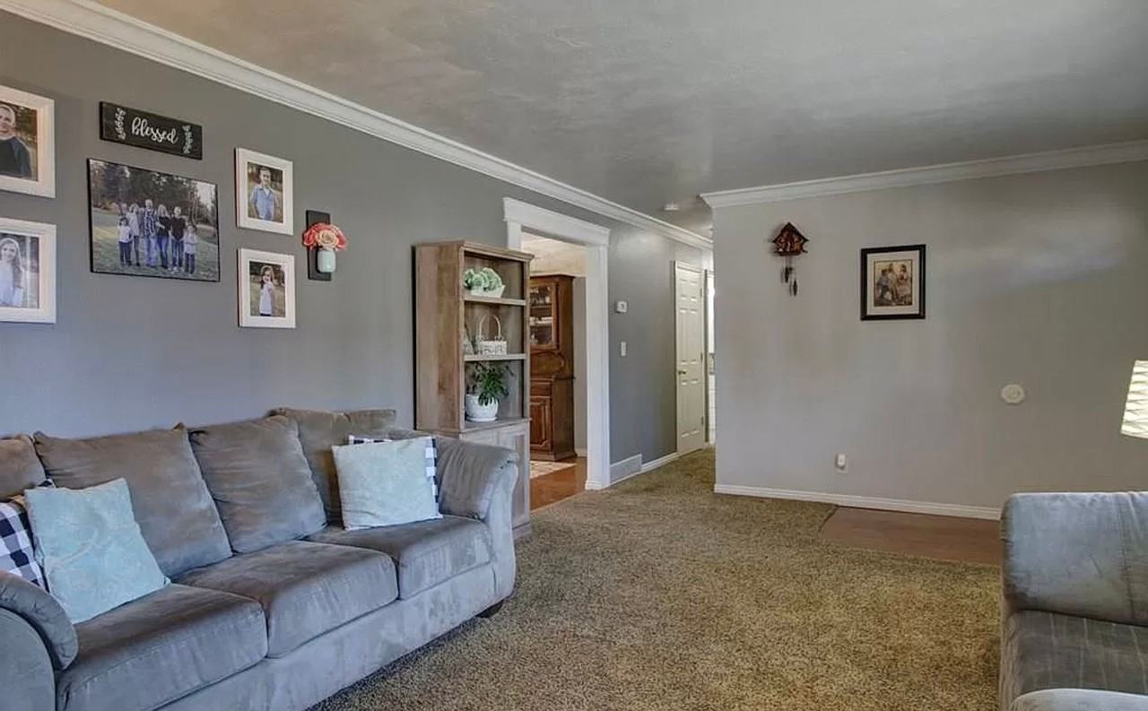 558 Gemini Dr - Photo 4 of 16