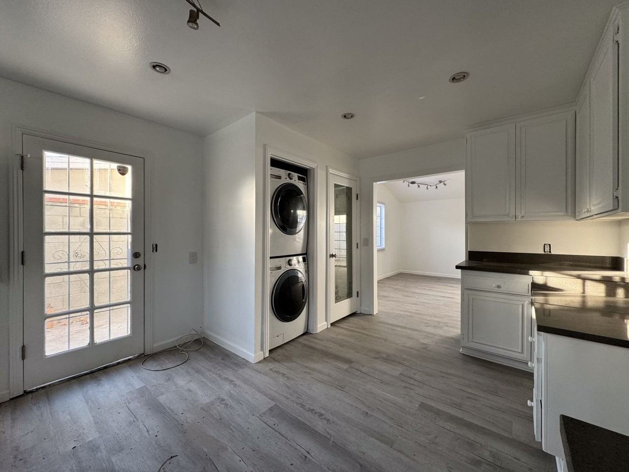 19351 Strathern St - Photo 5 of 19