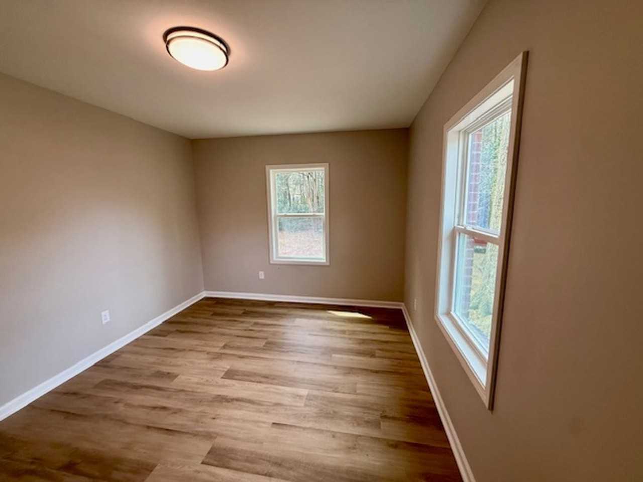 413 N Secrest Ave - Photo 6 of 12