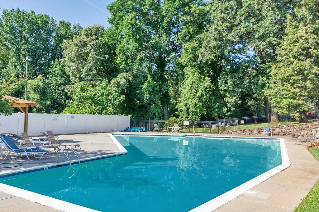 1800 Jefferson Park Ave #205 - Photo 2 of 33