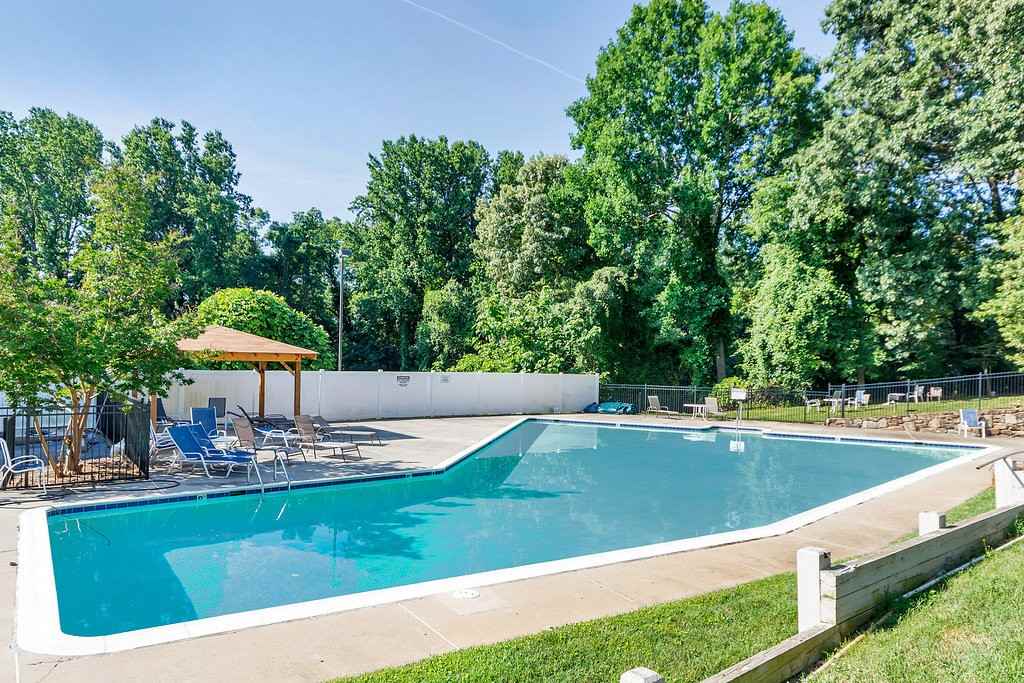 1800 Jefferson Park Ave #205 - Photo 3 of 33