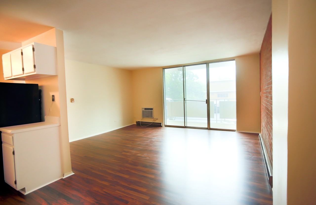 1800 Jefferson Park Ave #205 - Photo 6 of 33