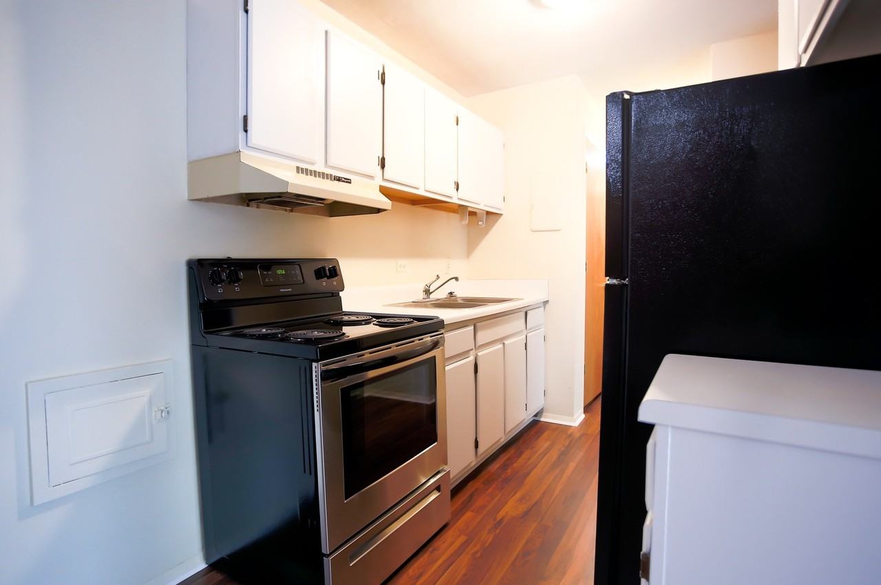 1800 Jefferson Park Ave #205 - Photo 7 of 33