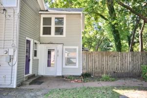 featured image of 201 1/2 W Columbia St