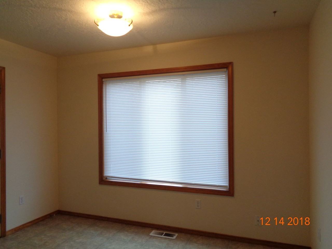 1130 Sw Fleishauer Ln - Photo 2 of 11