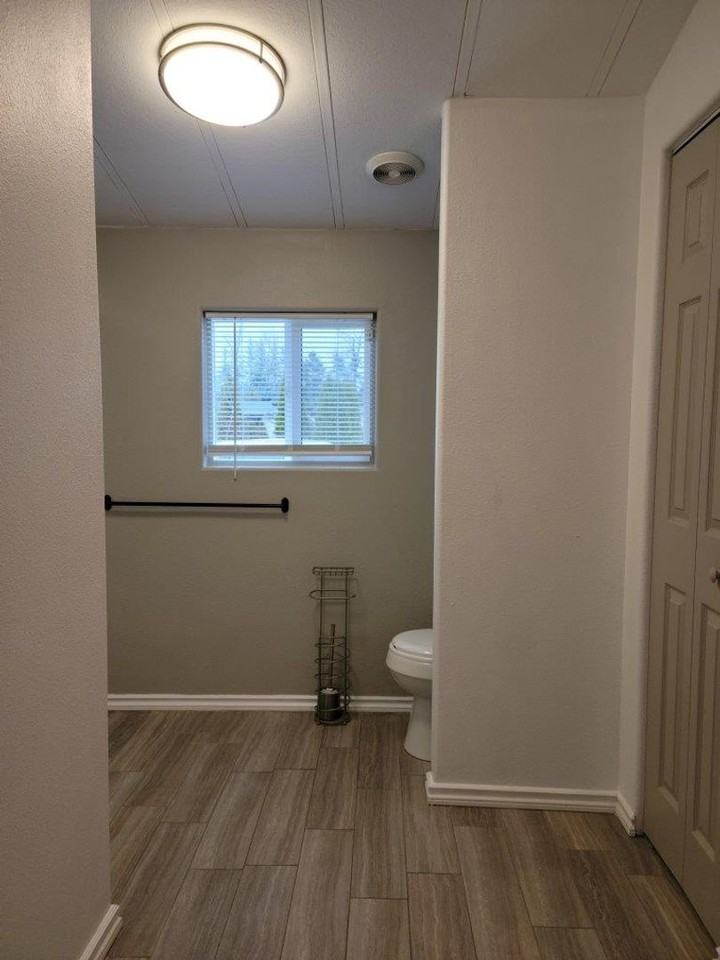 930 Nw Donahoo St - Photo 7 of 15