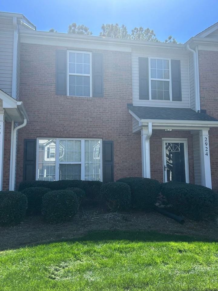 2924 Little Stream Ct - Photo 4 of 21