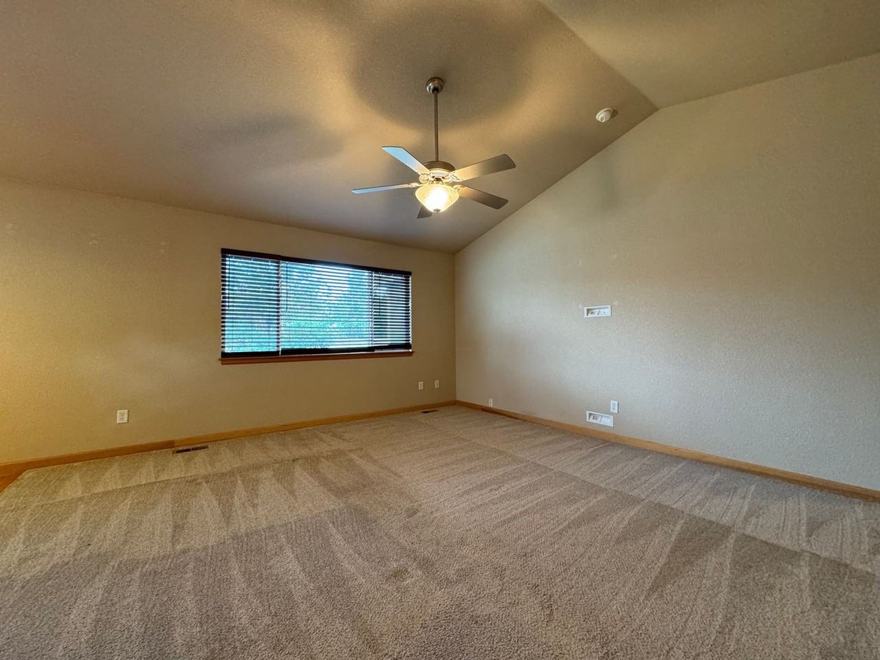 9012 Spirit St - Photo 4 of 18