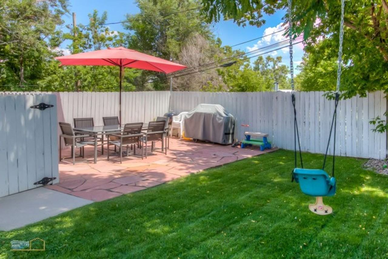 2530 9th St - Photo 4 of 25